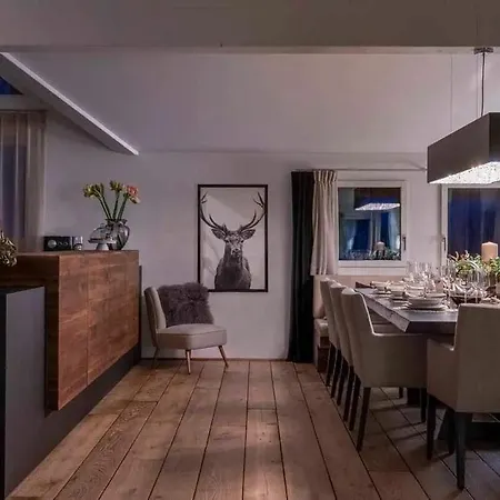 Ski In Ski Out Chalet فيلة دافوس
