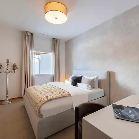 فيلة Ski In Ski Out Chalet دافوس