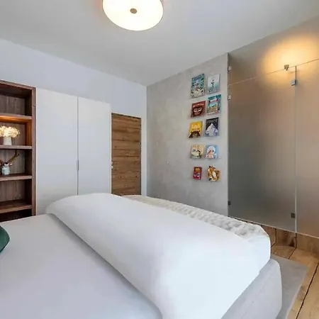 Ski In Ski Out Chalet * دافوس