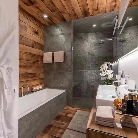 Ski In Ski Out Chalet * دافوس